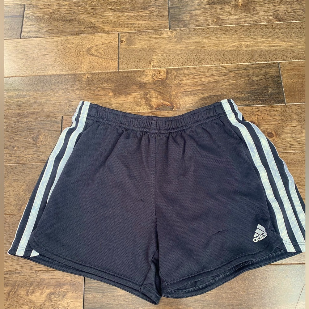 black Adias girls shirt size large (14)